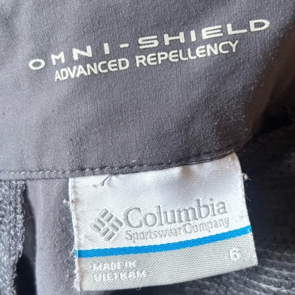 Columbia Omni-Shield Women's Saturday Trail Hiking Knee Pants Gray Size 6 - Picture 8 of 10
